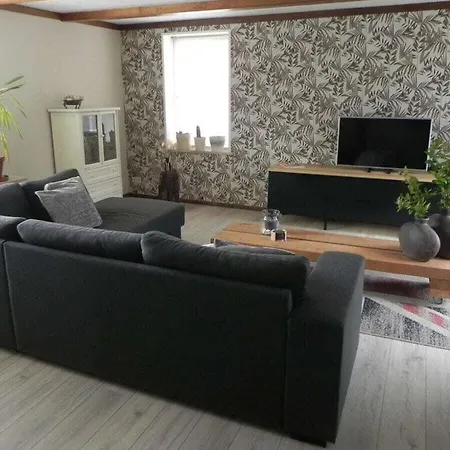 Sjeeltje Comfortable Holiday home