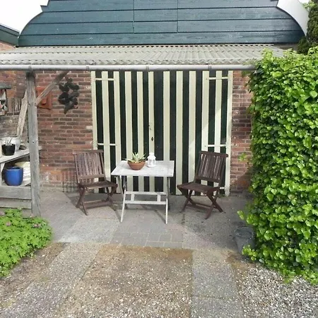 Sjeeltje Comfortable Holiday home 't Zand